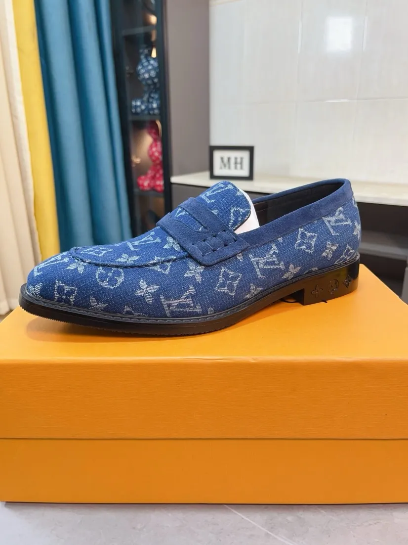 Ex-factory price 720🌹🌹High version [LV] Louis Vuitton's popular casual leather shoes🎖Fashionable and elegant🎖🎖Material: Original imported open-edge beaded cowhide, washed cowhide leather lining, original open-molded rubber outsole, high-end and classy, ​​elegant quality, instantly transforming into a handsome man ❤❤Standard\nNumber: 38-44